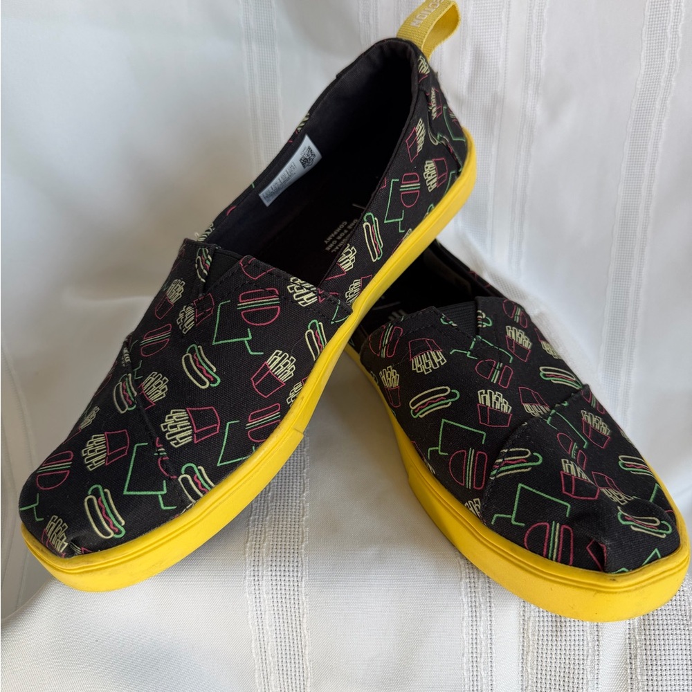 Tom’s 8.5w Late Night Food Slip On Shoes Yellow Hamburger French Fries Hotdog